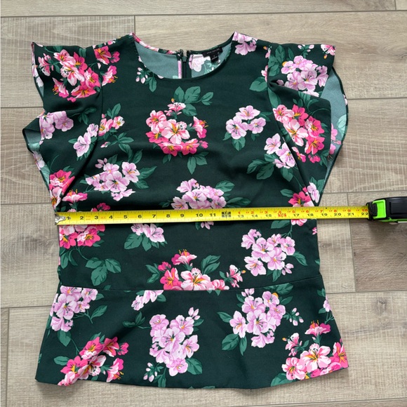 Ann Taylor Green Top with Pink Floral Design - Picture 3 of 5